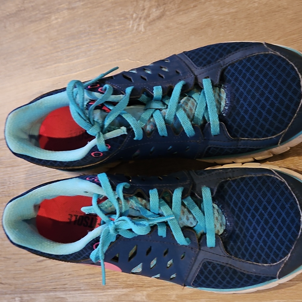 Nike Women's Blue and Pink Running Shoes - Picture 2 of 6